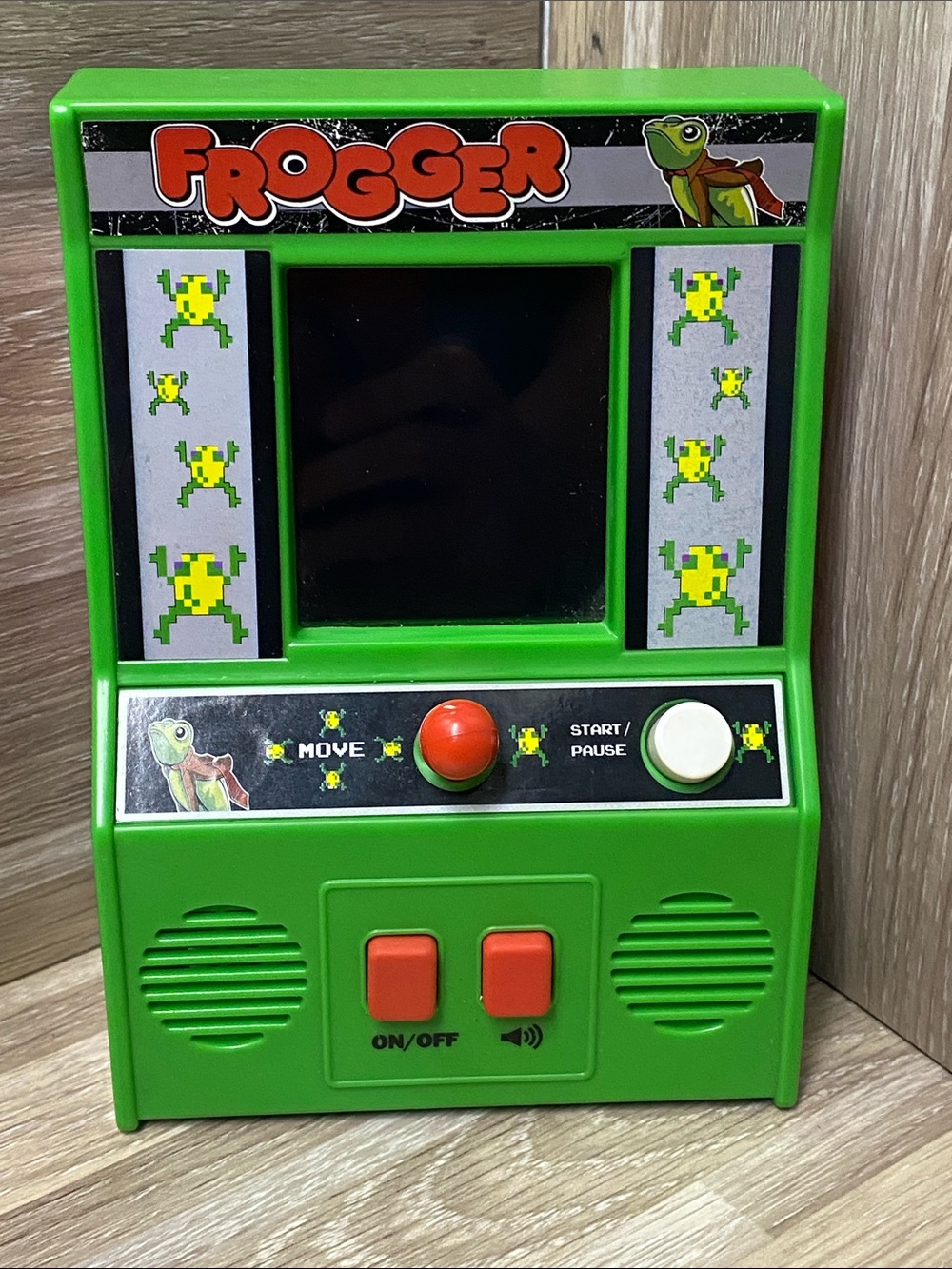 Frogger Portable Retro Handheld Game Console - Green